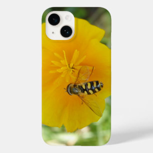 Hoverfly en Californian Poppy Case-Mate iPhone 14 Hoesje