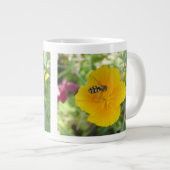 Hoverfly et California Poppy Mug (Devant droit)