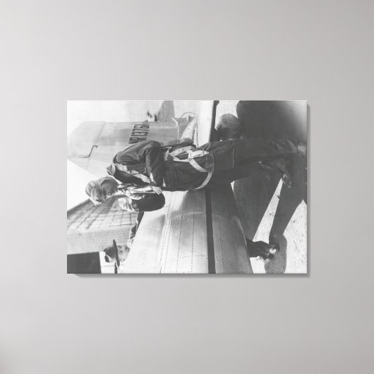 Howard Hughes Pilot Boarding Plane in haar geheel Canvas Afdruk (Voorkant)