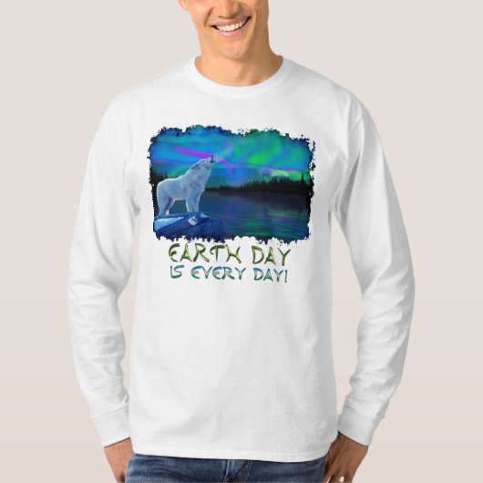 Howling Arctic Wolf & Aurora Earth Day Art Shirt (Voorkant)