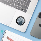Howling Wolf en Moon Sticker (Laptop met iPhone)