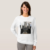 Hubble Space Telescope in Atlantis cargo bay T-shirt (Voorkant volledig)