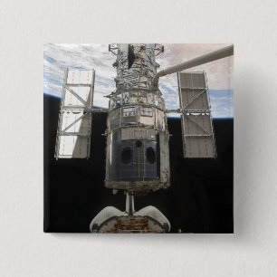 Hubble Space Telescope in Atlantis cargo bay Vierkante Button 5,1 Cm