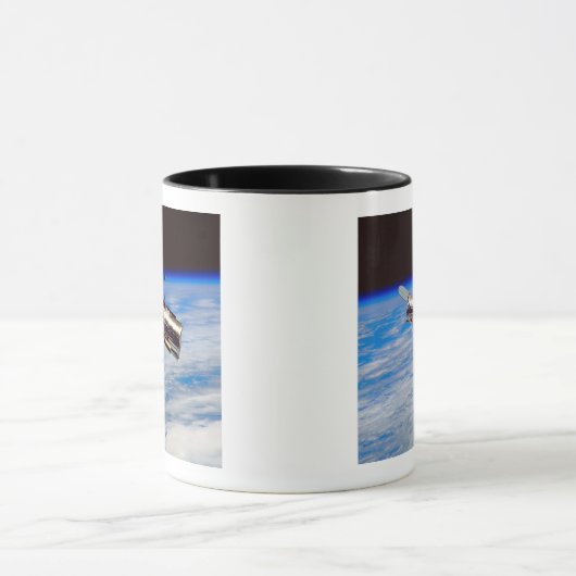 Hubble Space Telescope Mok (Midden)