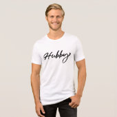 Hubby trouwt met Rode Hart Initialen bruiloft Tri-Blend Shirt (Voorkant volledig)