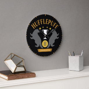 HUFFLEPUFF™ Badger en Cup House Pride Graphic Grote Klok