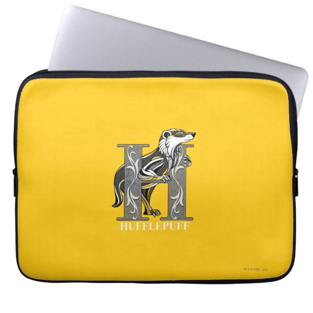 HUFFLEPUFF™ Crosshatched Emblem Laptop Sleeve (Voorkant)