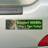 HUG A TIGER Wildlife Support Funny Bumper Sticker (En voiture)