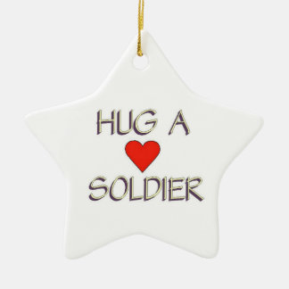 Hug een Soldaat Keramisch Ornament