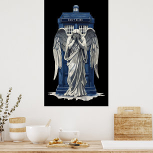 Huilende engel met blauwe politie box 1 poster