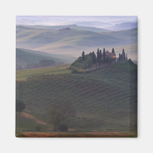 Huis in Toscane in de ochtend mist magnet Magneet