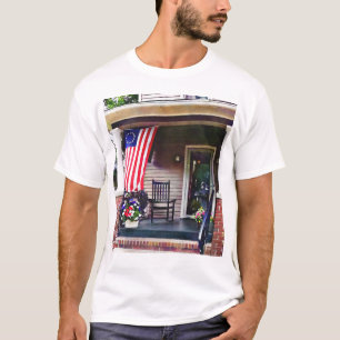 Huis met Betsy Ross-vlag T-shirt