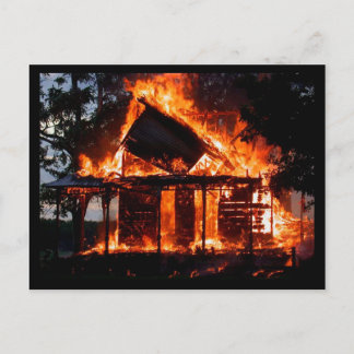 HUIS OP BRAND BRIEFKAART