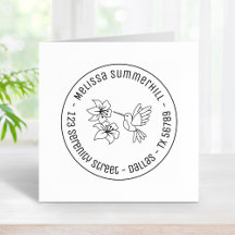 Hummingbird bij Flowers Round Address