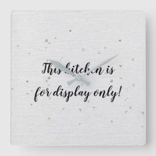 humoristische keukentekst met vierkante diamantbed klok