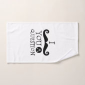 Humour de la moustache noire (Serviette à main)