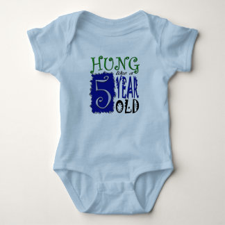 Hung als een vijfjarige romper