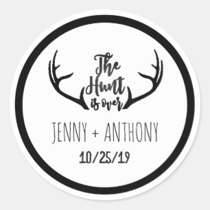 "Hunt is over" Rustic Antler bewaart de datumzegel Ronde Sticker