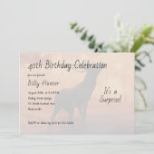 Hunter Antlers Surprise Anniversaire Invitation (Debout devant)