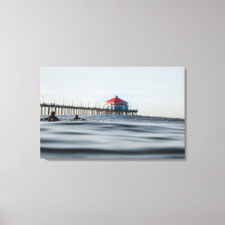 Huntington Beach Pier Surfers Streted Canvas Art Afdruk