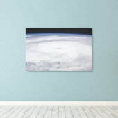 Hurricane Bill in de Atlantische Oceaan 2 Canvas Afdruk (Insitu (Houten vloer))