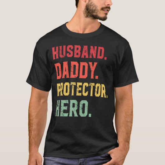 Husband Dad Protector Hero voor papa 2 T-shirt (Voorkant)