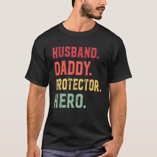 Husband Dad Protector Hero voor papa 2 T-shirt (Voorkant)