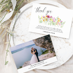 Huwelijksfoto met wilde bloemen Bloemenwei Bedankkaart