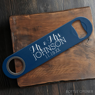 Huwelijksgunst Mr & Mrs Effen Kleur Navyblauw Speed Flessenopener