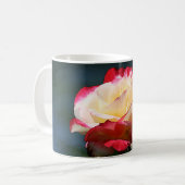 hybride roos van de "Dubbele Delight" thee Koffiemok (Voorkant links)