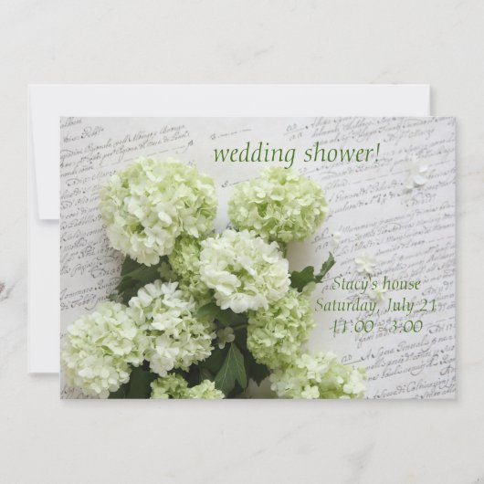 hydrangeas blancs sur invitation de douche de mari (Devant)