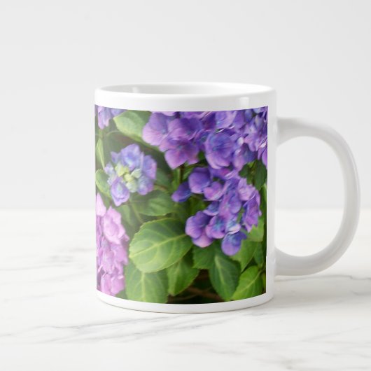 Hydrangeas, Blauw, Roze, Mauve, Groene Bladeren Extra Grote Beker (Rechts)