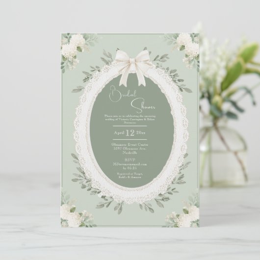 Hydrangeas et dentelle de sauge verte Invitation d (Debout devant)