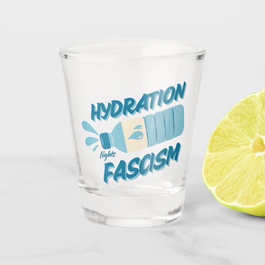 Hydratatie bestrijdt fascisme geschoten glas (Voorkant)