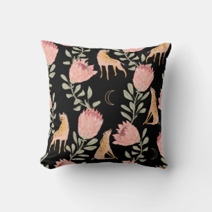 Hyena & Protea: donker patroon Kussen