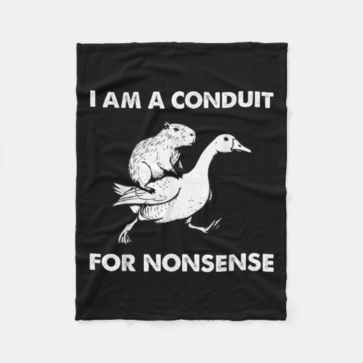 I Am A Conduit For Nonsense - Capybara Riding Goos Fleece Deken (Voorkant)