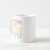 I Can't Believe I'm The Same Age As Old People Fun Koffiemok (Voorkant links)