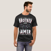 I Have Two Titles Brother and Gamer – Funny Gaming T-shirt (Voorkant volledig)