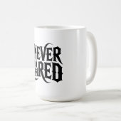 "I NEVER CARED" Gothic Skull Mug - Edgy Typography Koffiemok (Voorkant rechts)