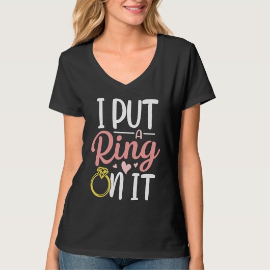 I Put A Ring On It Engagement Engaged Future Husba T-shirt (Voorkant)