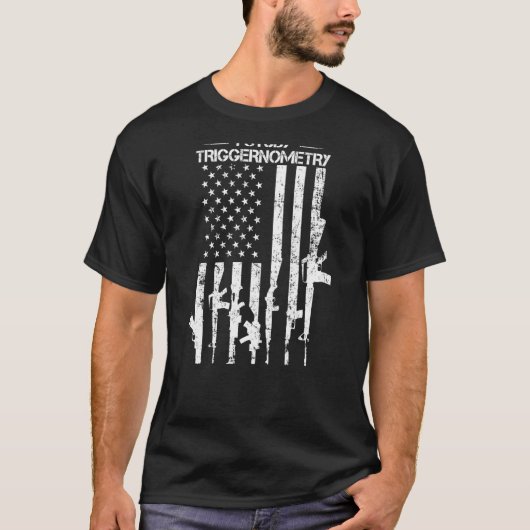 I Study Triggernometry - Grappige Pistool Vlag Pro T-shirt (Voorkant)