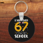 I Survived 67 Days Of School Funny 67 Teachers Stu Sleutelhanger (Voorkant)