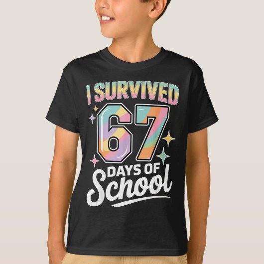 I Survived 67 Days Of School Funny Teacher And Stu T-shirt (Voorkant)