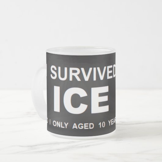 I Survived ICE  Matglas Koffiemok (Voorkant links)