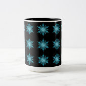 Ice Blue en Black Snowflake Pattern Coffee Mok (Center)