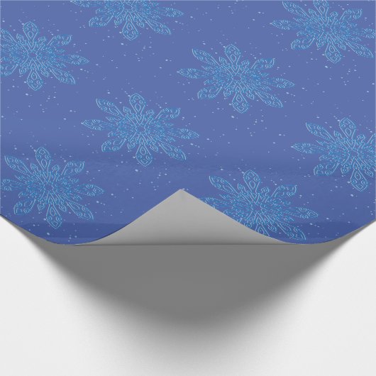 Ice Blue Snowflakes op Cool Blue Background Wrappi Cadeaupapier (Hoek)