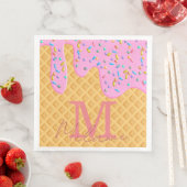 Ice Cream Cone with roze Frosting & Sprins Servet (Insitu)