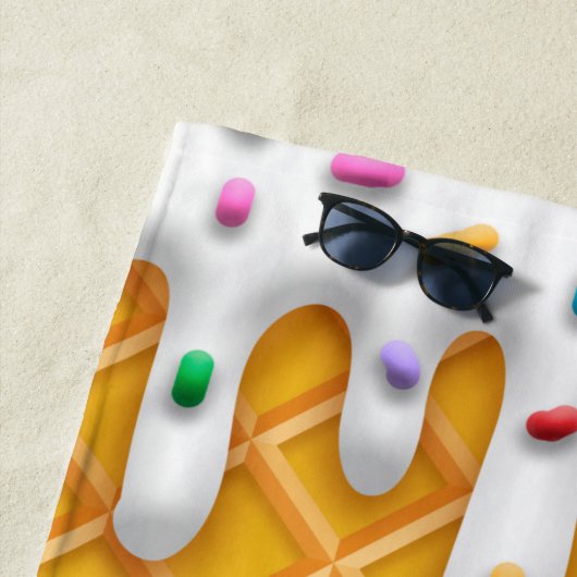 Ice Cream Drip Waffle Cone with Sprinkles Strandlaken (In situ)