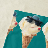 Ice Cream Puppy Pattern Strandlaken (In situ)