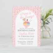 Ice Cream Sundae Heres de Scoop Verjaardagsfeest Kaart (Staand voorkant)